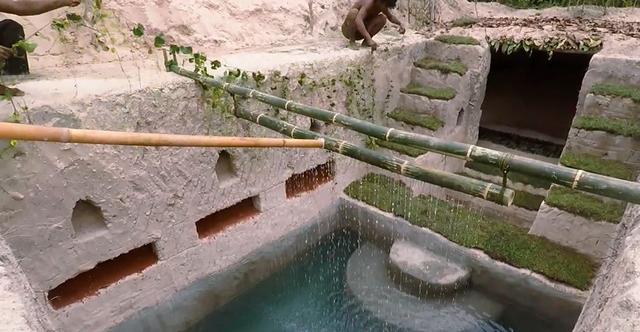 「新闻晨报」真万池王！两小哥徒手造泳池豪宅，视频播放量超2000万