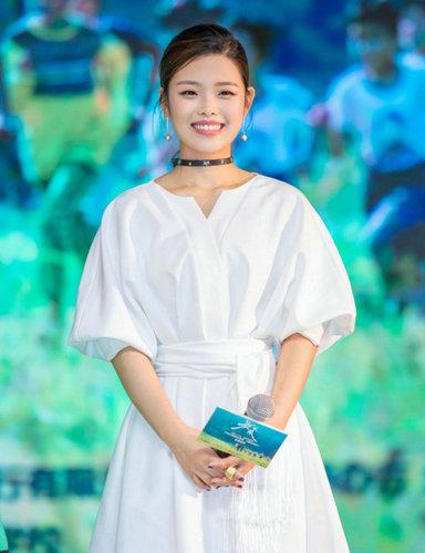 光明网■“童星”长大前后对比，张一山成熟，关晓彤高冷，看到她：女神啊