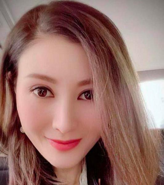 光明网■49岁阔太李嘉欣晒近照，面部圆润发福不少，网友：胖了也好看
