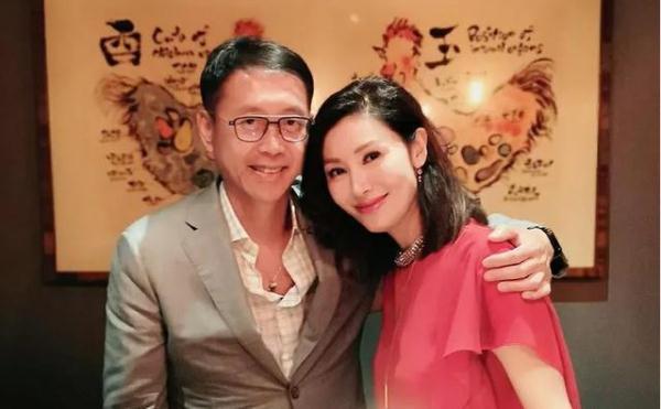 光明网■49岁阔太李嘉欣晒近照，面部圆润发福不少，网友：胖了也好看