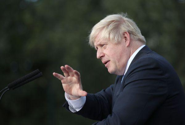 「参考消息」外媒：英国首相约翰逊驳斥欺骗女王指责