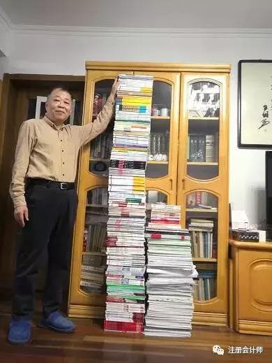 #光明网#67岁大爷七次考过法考，75岁奶奶死磕注会
