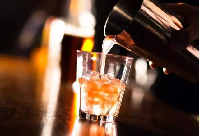 「美国内参」酒的说明书，绝了！