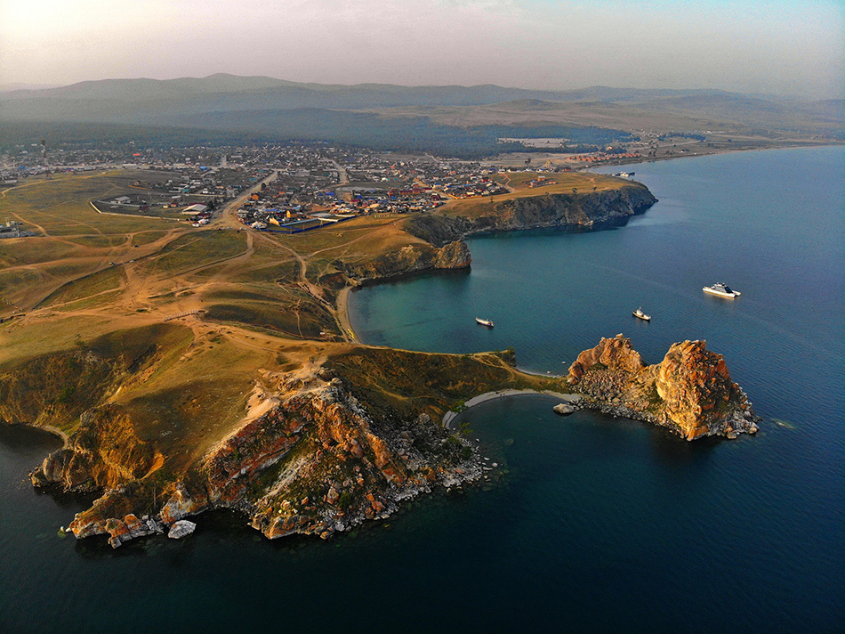 澎湃新闻：普京发布一系列指示要求保护贝加尔湖：需重估旅游业影响