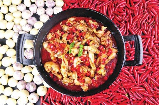 「环球网」中国哪里人最能吃辣？专家：有个地方把辣椒当零食，烤一烤就往嘴里放