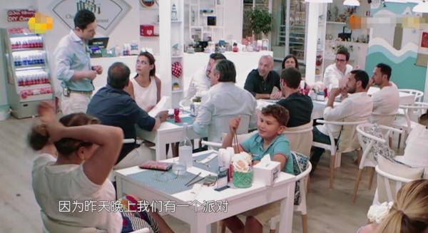 #光明网#中餐厅迎来史上最多客人，黄晓明的点餐方式引赞叹，林大厨很高兴