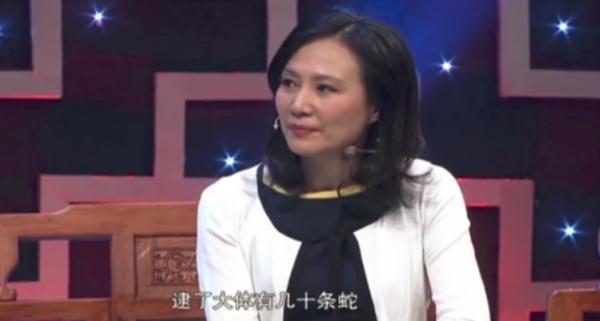 「光明网」胡军父亲中秋去世！曾抓几十条蛇为父治病，父子也曾同登春晚献唱