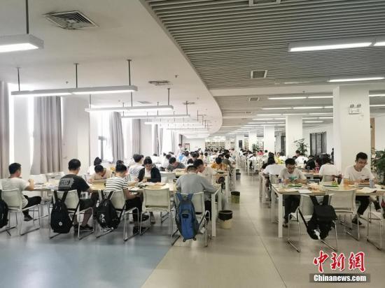 [环球网]学生很“佛系”，教书像暗恋？师生疏离折射教育短板