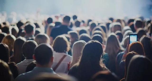 中工网■夜翻书｜你生命里的“重要他人”