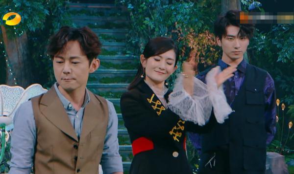 「光明网」吴昕演技热搜排第一！王一博单膝求爱：追定你，满屏都是柠檬酸
