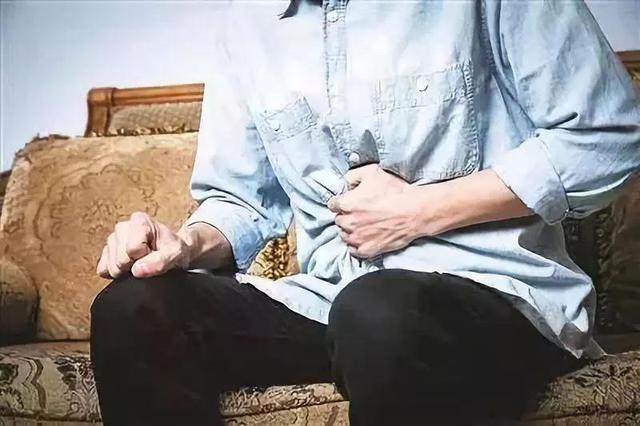 环球网@遗憾！25岁小伙右下腹痛一年，熬了一年，再查竟患上很少见的一种癌…