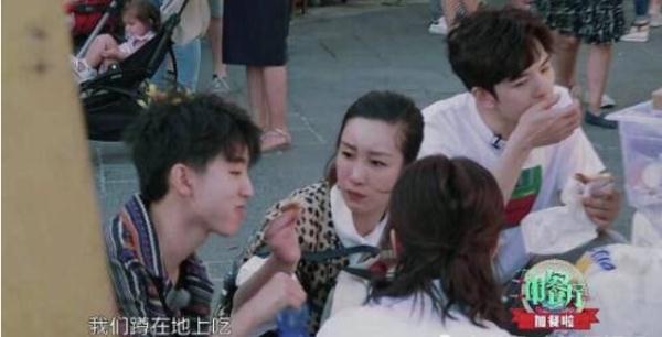 「光明网」杨紫自曝走红前蹲地上吃盒饭是常态，秦海璐从未，红与不红的区别