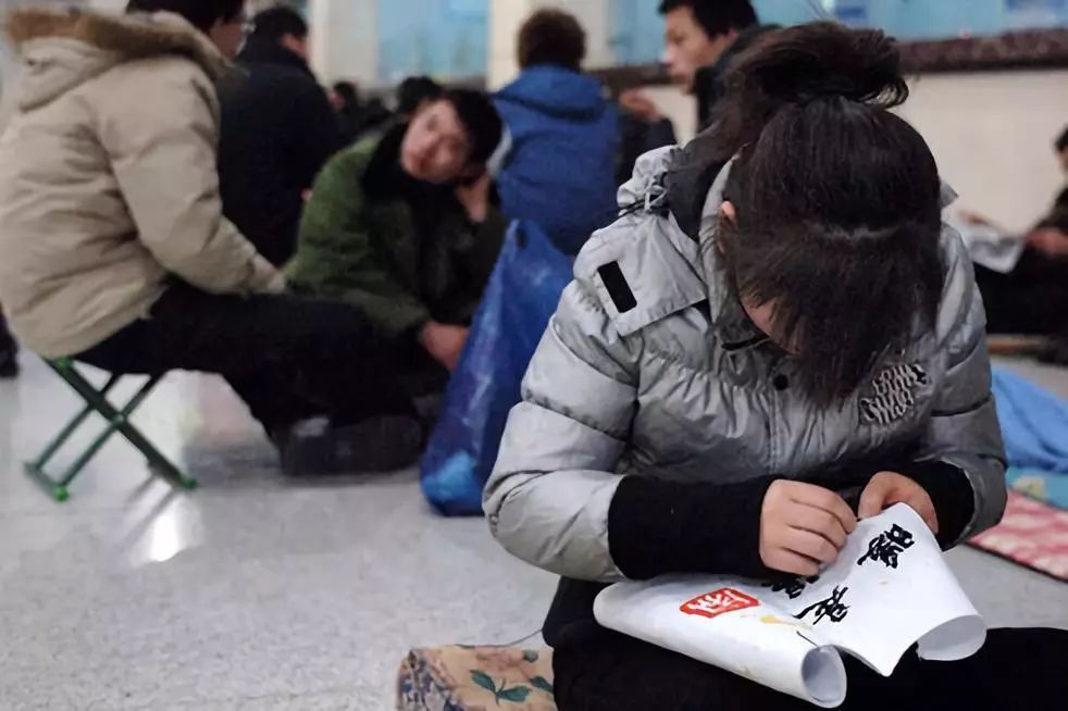 今晚报@历史上的今天｜北京站开通60周年 你承载了无数人的回家历程