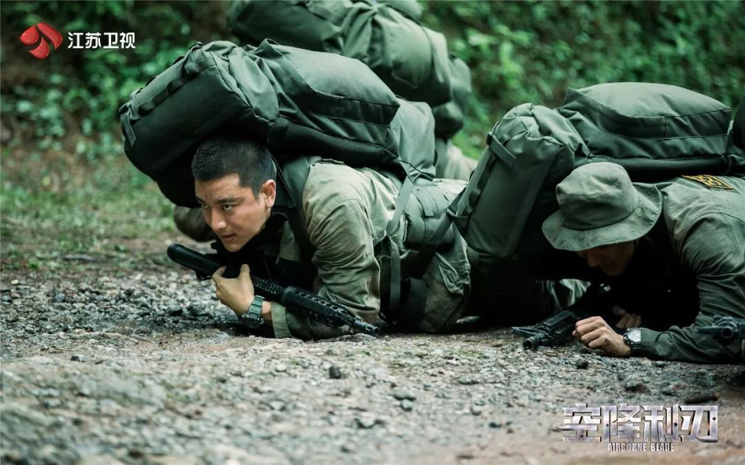 空降利刃锻造尖刀上的刀尖燃情谱写新时代强军之歌