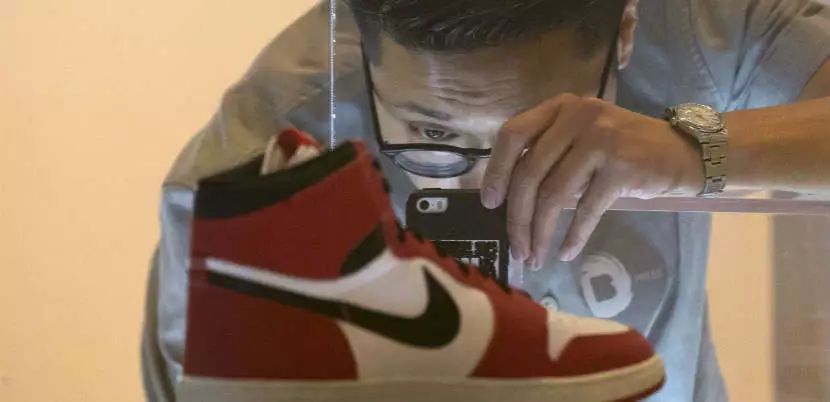 央视：央视：炒鞋有风险 有暴涨就有暴跌