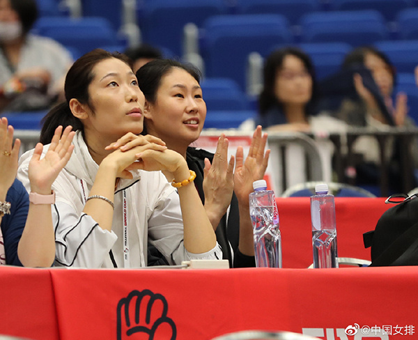 「澎湃新闻」主力轮休零封喀麦隆遇波折，郎平直指女排应变还不够快