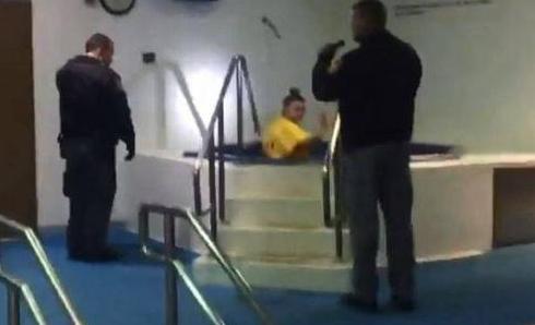 [光明网]女囚犯成功越狱，囚衣未脱第一时间去做Spa