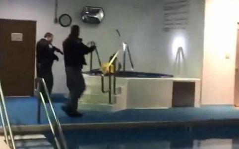 [光明网]女囚犯成功越狱，囚衣未脱第一时间去做Spa