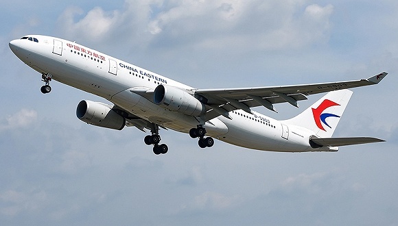 「界面」东方航空上海飞布里斯班航班遇鸟击返航 安全降落