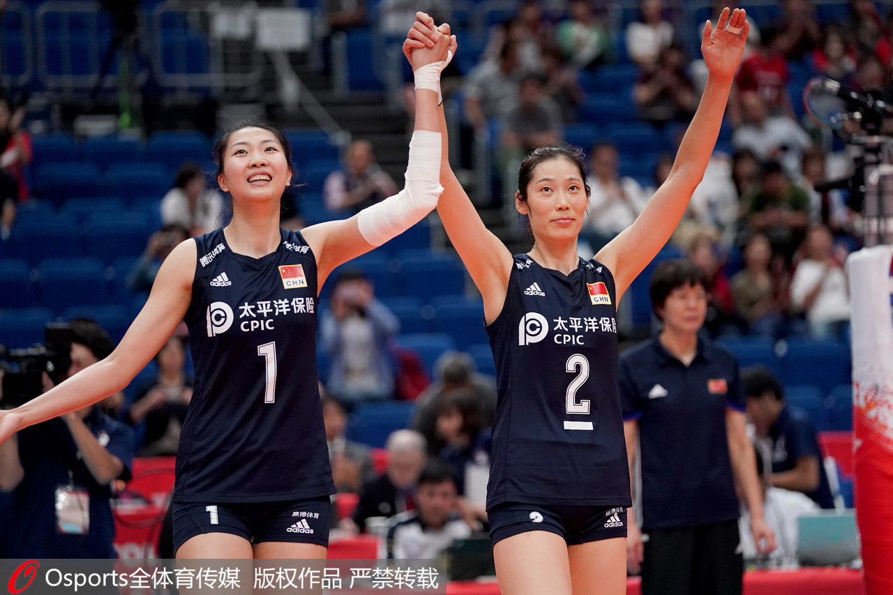 澎湃新闻@中国女排震撼俄罗斯队主帅：她们打得太好了，没有任何错误