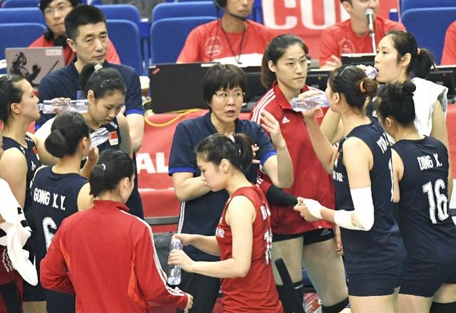[南方都市报]中国女排零封俄罗斯豪取三连胜！郎平识破对方战术：他在玩激将法
