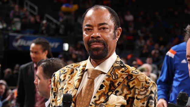 虎扑9月17日讯 尼克斯名宿沃尔特-弗雷泽在今日参加活动接受媒体采访