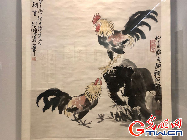 展出的修复如初的油画《田横五百士》