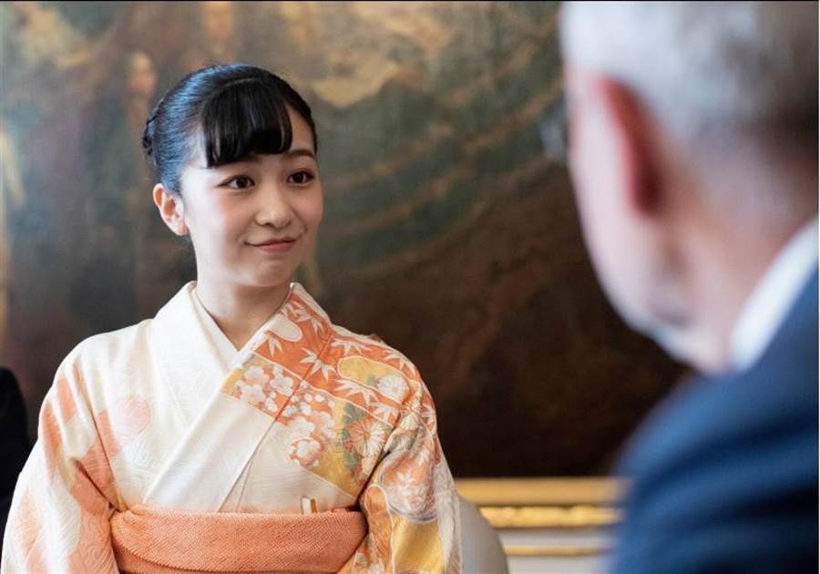 海外网■日本“最美公主”开启首次外访 婉约和服亮相（图）