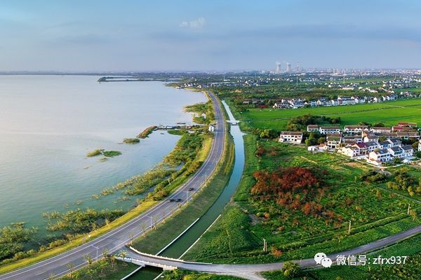 加快实施新孟河和望虞河西岸控制工程,大力实施环太湖大堤后续工程