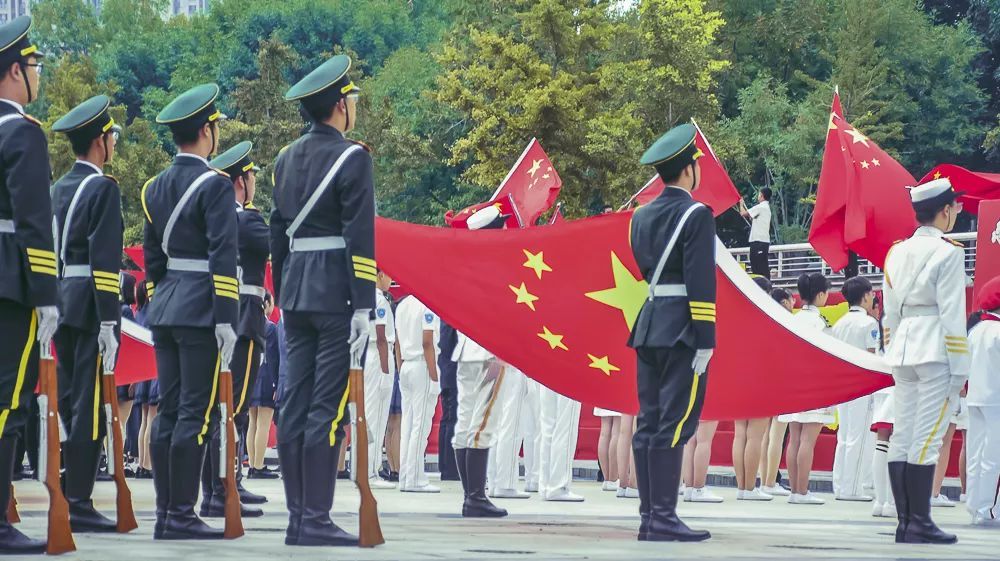 「光明日报」他们讲述自己和国旗的故事