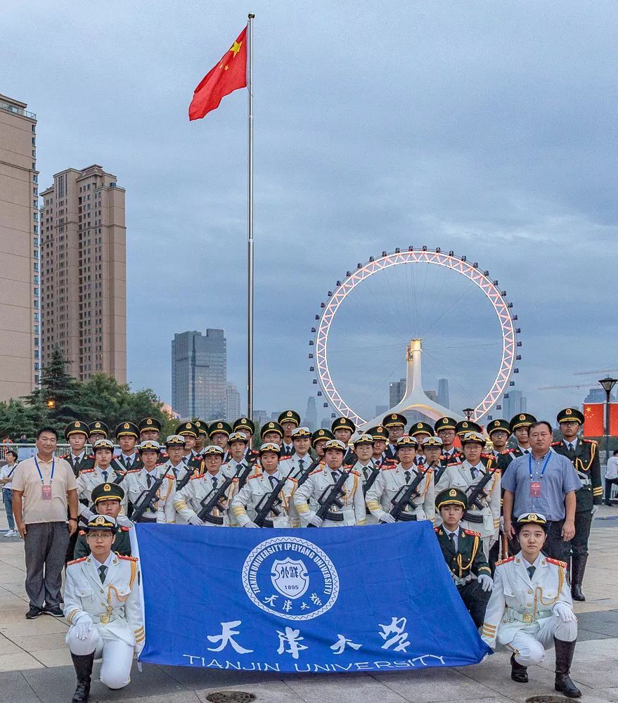 「光明日报」他们讲述自己和国旗的故事