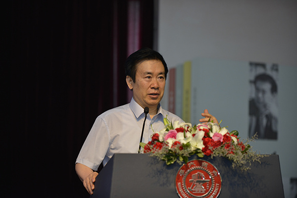 张炜传统这个河流不能中断