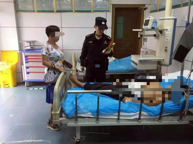 环球网@初一学生捡到一瓶500ml二锅头，全都喝了下去，当街耍起“太极拳”