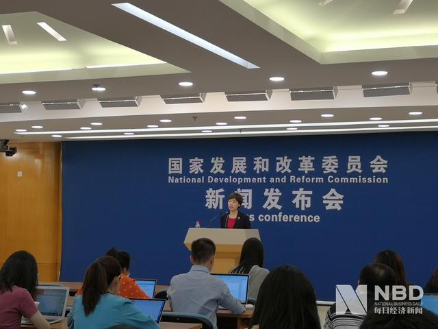 #每日经济新闻#国庆期间物价趋势如何？国家发改委：有望保持平稳、继续密切监测、必要时会上“手段”