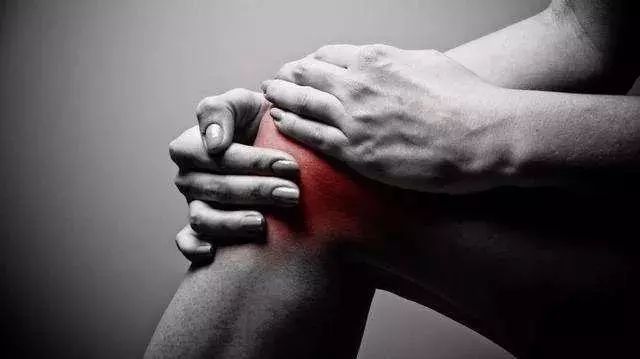 那些正在悄悄加速膝关节退化的动作很多人竟然天天做