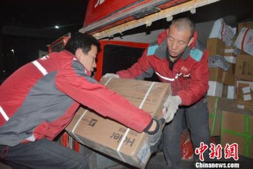 工人日报：无底薪基本已成快递行业标配 拉开收入差距靠揽件