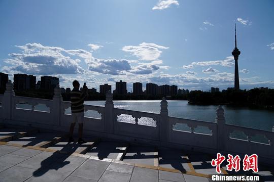 【中国新闻网】陈吉宁：“APEC蓝”变“常态蓝” 北京空气质量持续好转