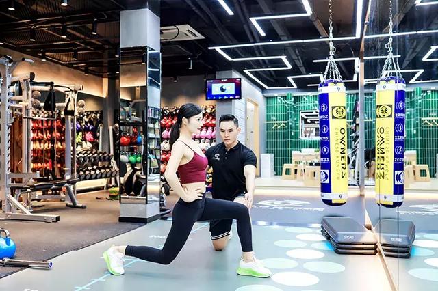 不要"游泳圈"只要"a4腰",私教健身工作室燃烧你的卡路里_人民号