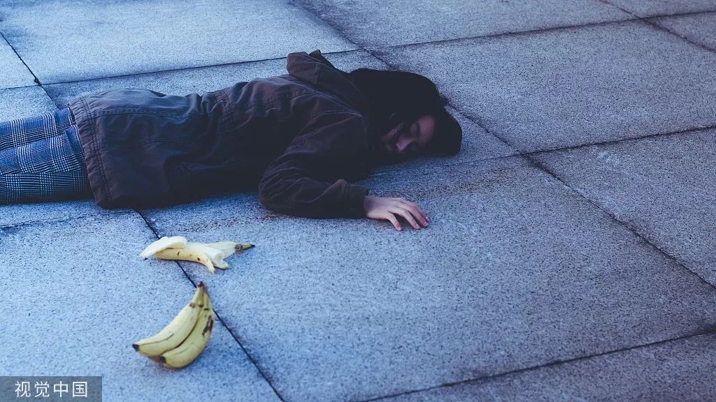 视觉志：和女友吵完架，他直接被送进了120。