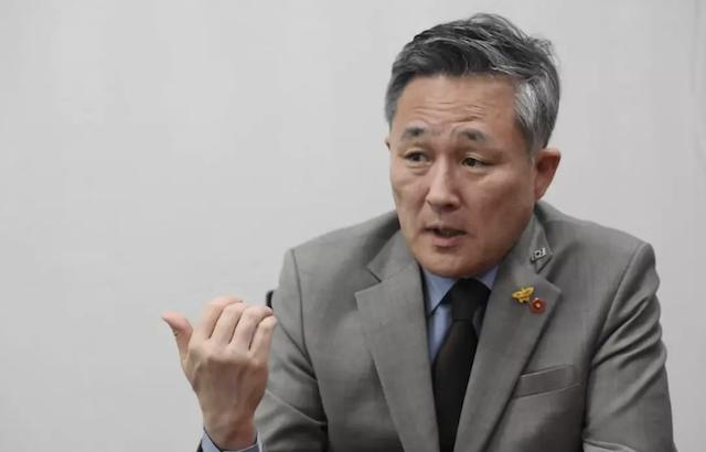 看看新闻：独家对话丨杀人回忆：被迫改变命运的韩国警官们