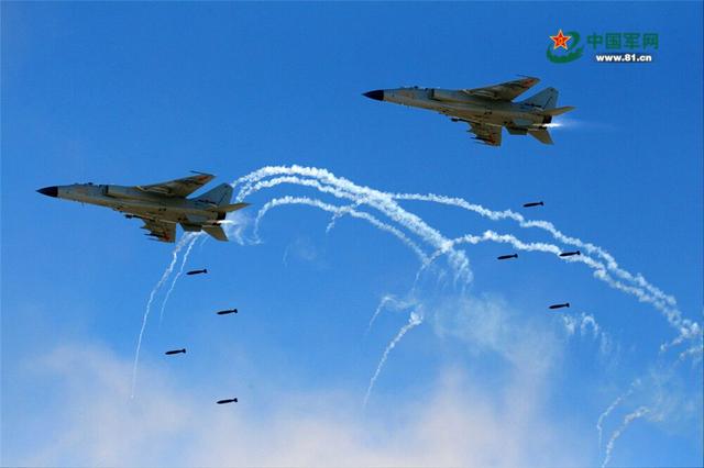 【中国军网】震撼！俄“中部－2019”演习我军参演部队开展实兵行动