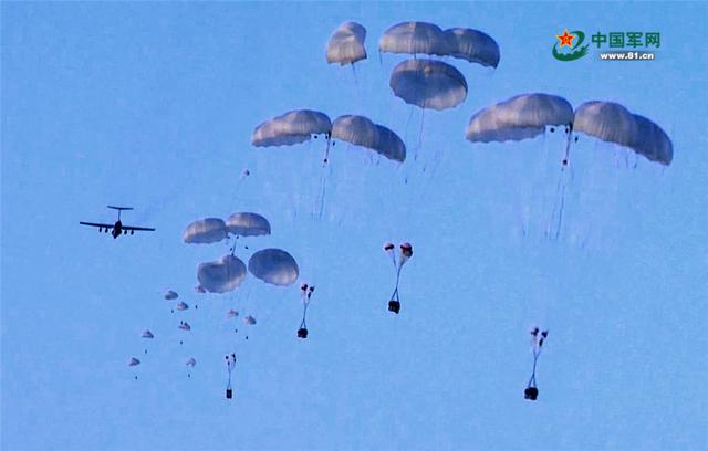 【中国军网】震撼！俄“中部－2019”演习我军参演部队开展实兵行动