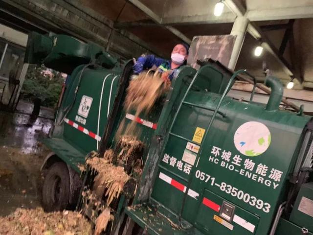 「中国青年网」男子洗了5遍澡，还是被老婆发现秘密！真相看哭