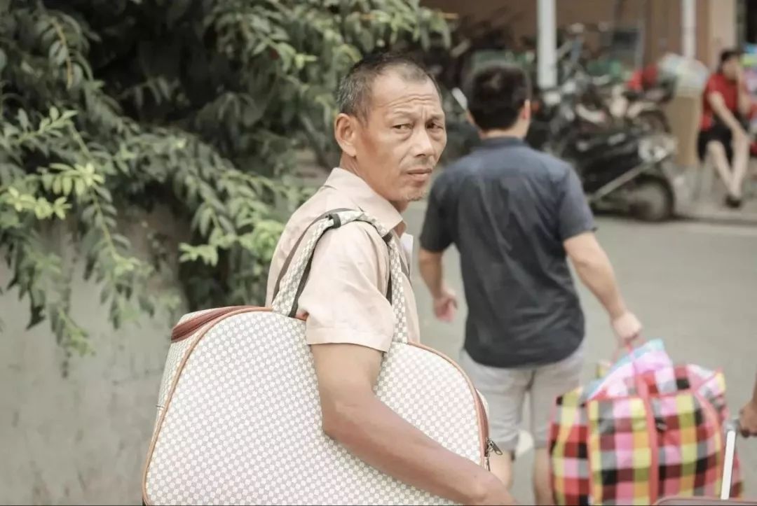 #共青团中央#青听丨“你是从开学第几天开始想家的？”