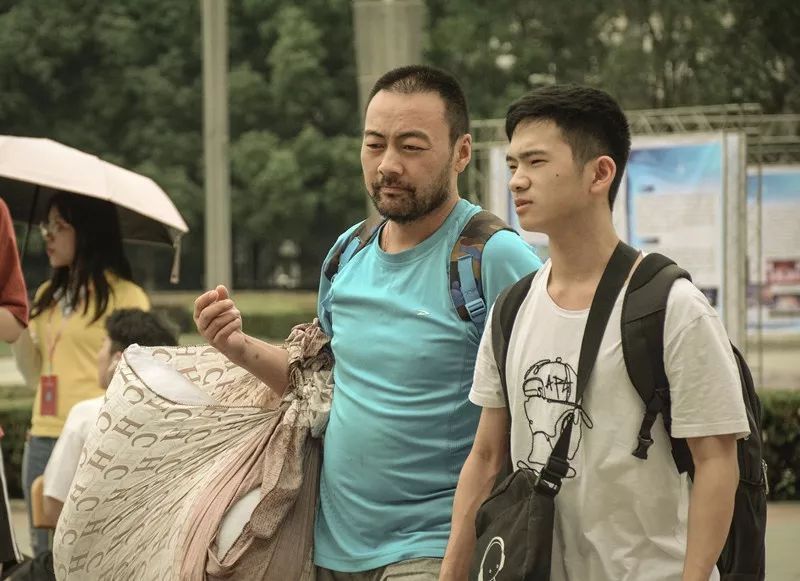 #共青团中央#青听丨“你是从开学第几天开始想家的？”