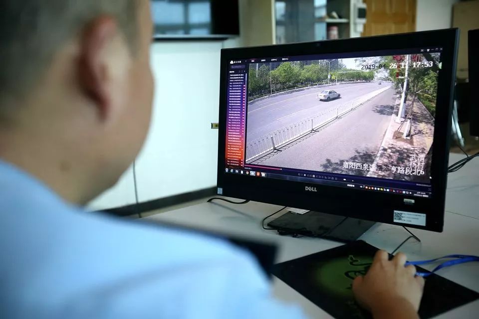 公安部交通安全微发布■幕后英雄郭峥：神探“鹰眼”如何炼成？