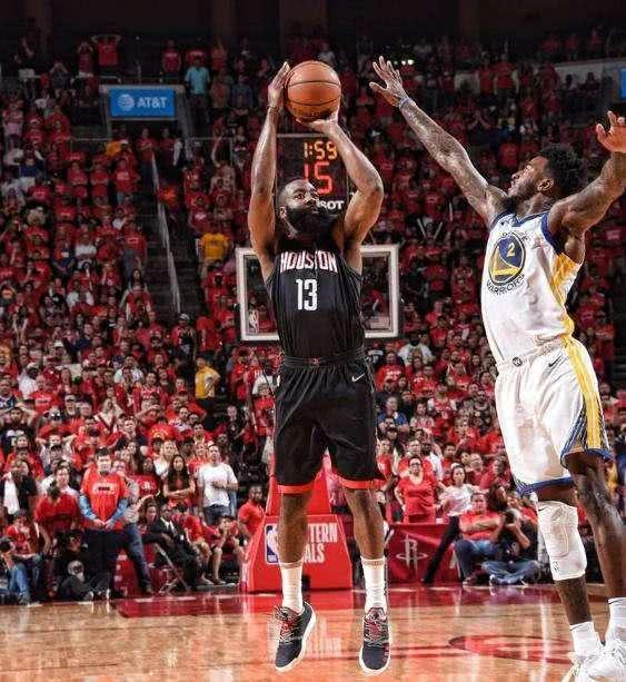 光明网■比肩乔丹！哈登后撤步已成专属标志 ESPN盛赞引领时代潮流