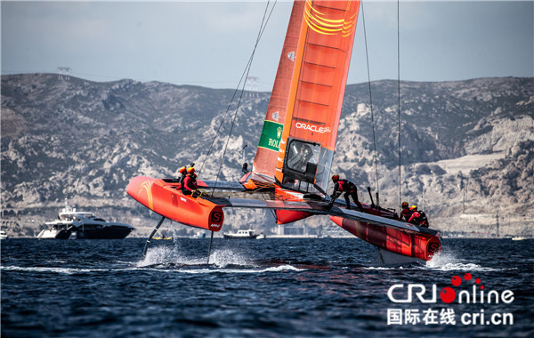 「中央广电总台国际在线」国际帆船大奖赛法国马赛站开赛 中国队暂时排名第四