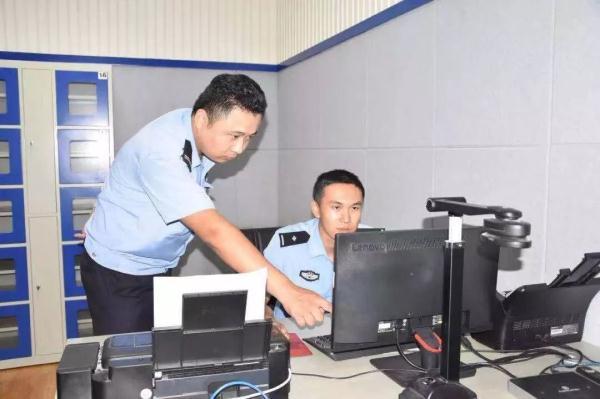 [光明网]驾考能包过？这位教练已被拘留