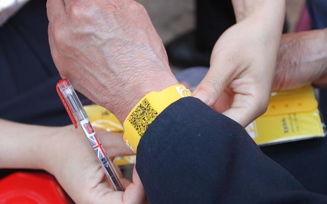 「新京报」每年超20万名阿尔茨海默病老人走失